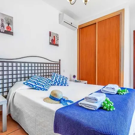 Sleeps 6 With Pool Air Con And Wifi Villa