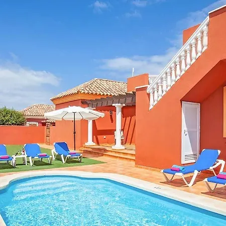 Sleeps 6 With Pool Air Con And Wifi